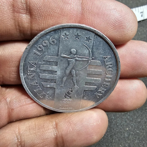 1996 Atlanta Olympics General Mills Archery Token Challenge Coin Silver Tone sho - Picture 3 of 7